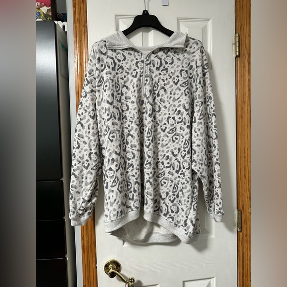 Aerie black and grey cheetah pullover (one black one grey cheetah) - Picture 4 of 5